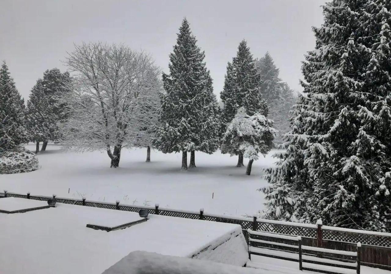 Bed and Breakfast Oceanside Manor - Golf Course View Qualicum Beach Esterno foto